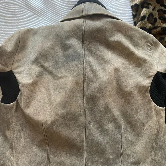 Veda Max Classic Suede Jacket - Picture 13 of 13